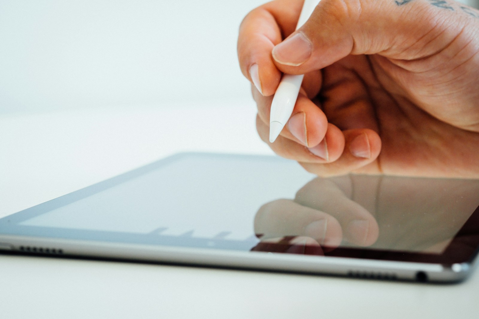 Drawing on a tablet with a stylus